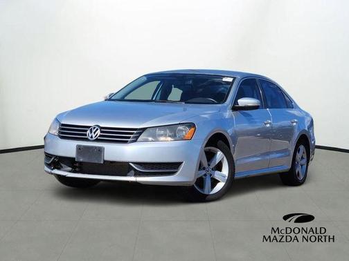 Reflex Silver Metallic 2013 Volkswagen Passat 2.5 SE