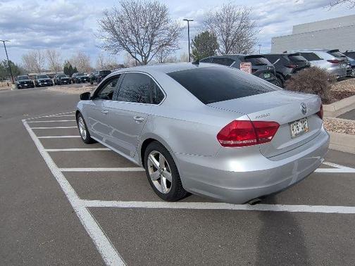 2013 Volkswagen Passat 2.5 SE