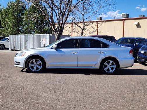 Reflex Silver Metallic 2013 Volkswagen Passat 2.5 SE