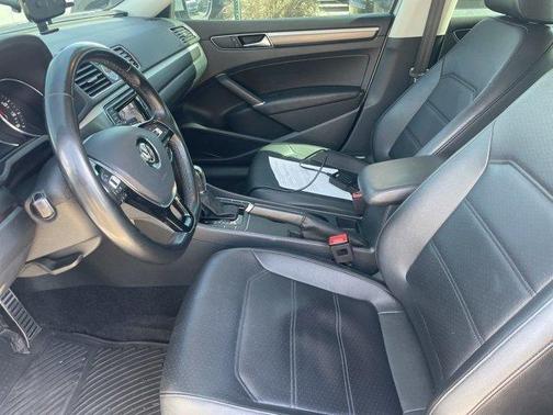 2016 Volkswagen Passat 1.8T R-Line w/ Comfort