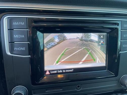 2016 Volkswagen Passat 1.8T R-Line w/ Comfort