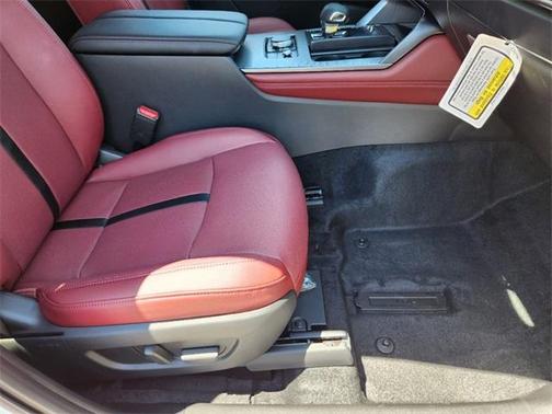 2025 Mazda CX-70 PHEV Premium Plus Package