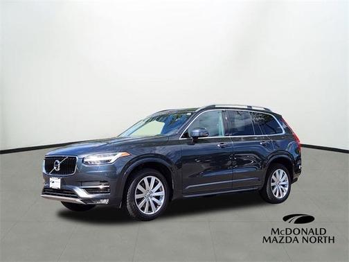2016 Volvo XC90 T6 Momentum