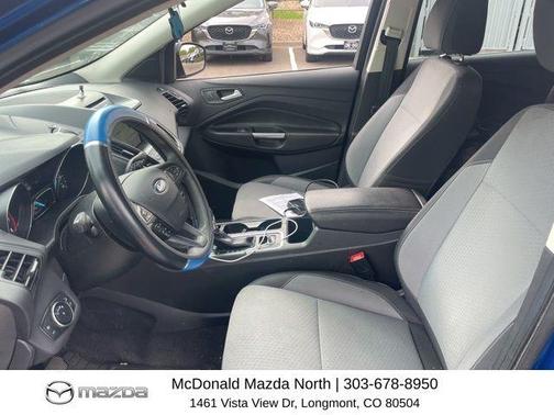 Lightning Blue Metallic 2017 Ford Escape SE