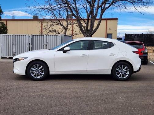 Snowflake White Pearl 2026 Mazda Mazda3 2.5 S