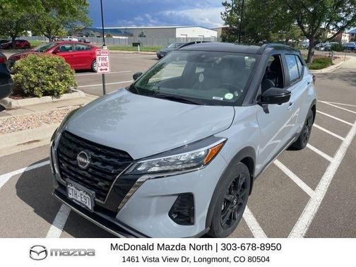 2 Tone Gray / Black 2023 Nissan Kicks SR