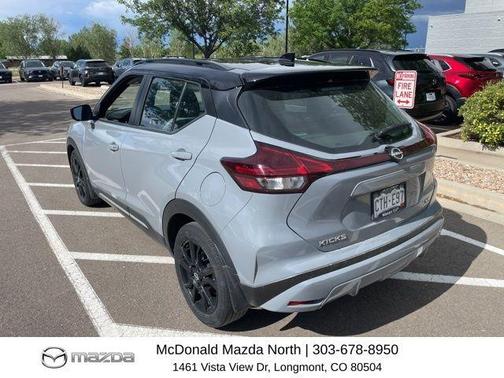 2 Tone Gray / Black 2023 Nissan Kicks SR
