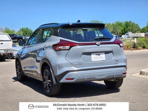 2 Tone Gray / Black 2023 Nissan Kicks SR