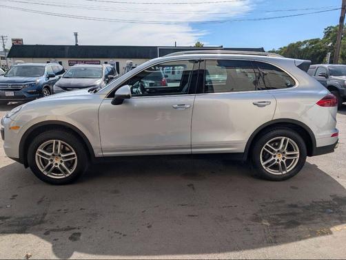 2016 Porsche Cayenne S