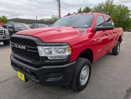 2022 RAM 2500 Tradesman Crew Cab 4x4 6'4' Box