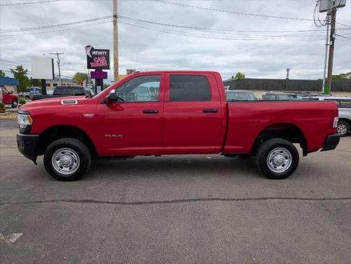 2022 RAM 2500 Tradesman Crew Cab 4x4 6'4' Box