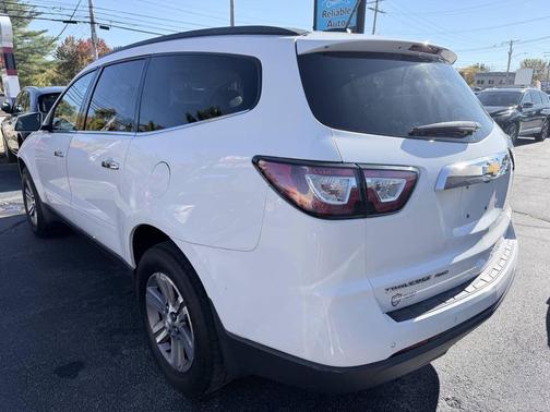 2017 Chevrolet Traverse 2LT
