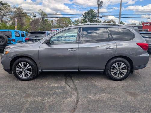 Charcoal 2017 Nissan Pathfinder SV