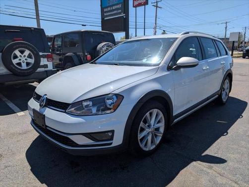 2017 Volkswagen Golf Alltrack TSI S