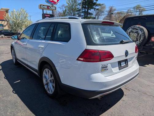 2017 Volkswagen Golf Alltrack TSI S