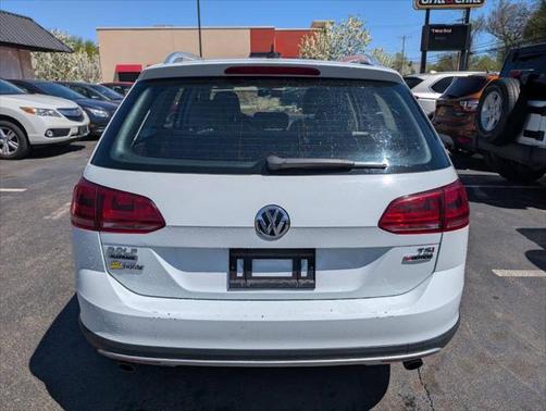 2017 Volkswagen Golf Alltrack TSI S
