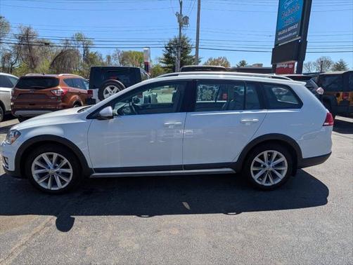 2017 Volkswagen Golf Alltrack TSI S