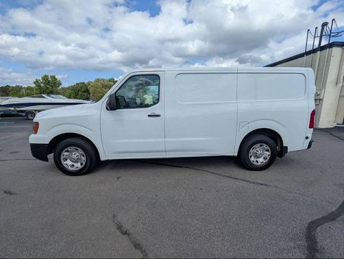 2015 Nissan NV Cargo NV2500 HD SV V6