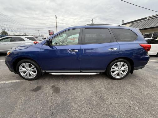 2018 Nissan Pathfinder SL