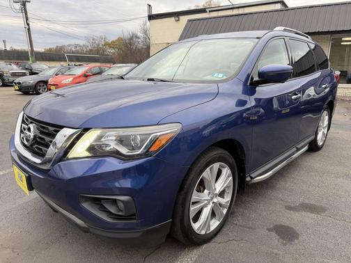2018 Nissan Pathfinder SL