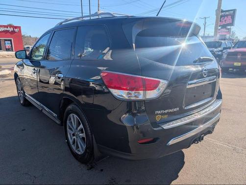 2016 Nissan Pathfinder SL