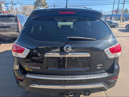 2016 Nissan Pathfinder SL
