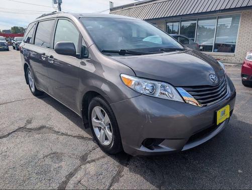 2015 Toyota Sienna LE