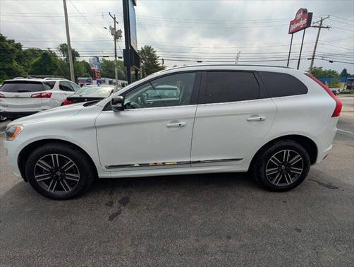 2017 Volvo XC60 T5 Dynamic