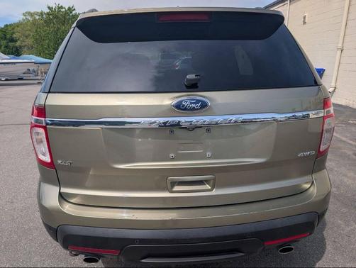 Green 2013 Ford Explorer XLT