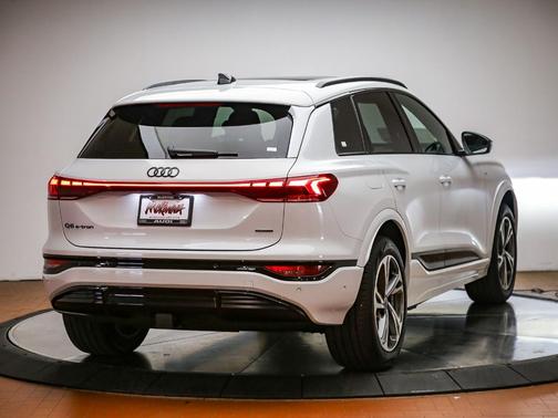 Glacier White 2027 Audi Q6 e-tron Premium