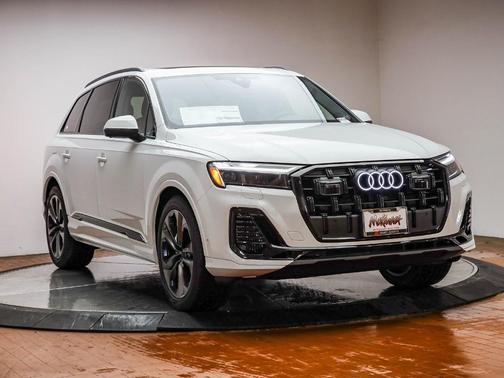 2026 Audi Q7 55 Premium Plus