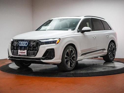 2026 Audi Q7 55 Premium Plus
