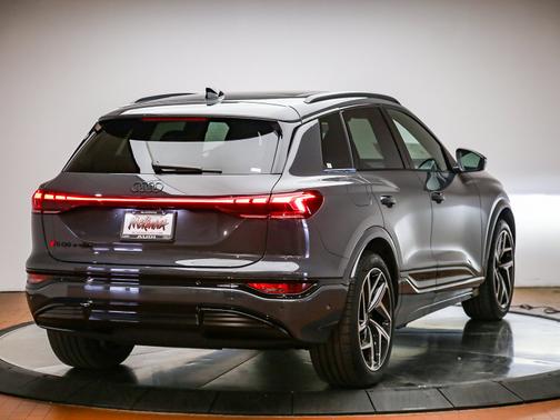 Gray 2027 Audi SQ6 e-tron Premium Plus