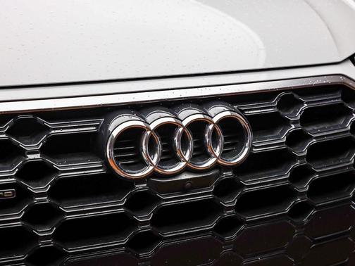 2023 Audi Q5 45 S line quattro Premium