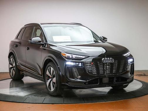 Black 2027 Audi SQ6 e-tron Premium Plus