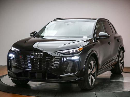 Black 2027 Audi SQ6 e-tron Premium Plus