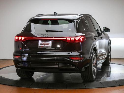 Black 2027 Audi SQ6 e-tron Premium Plus