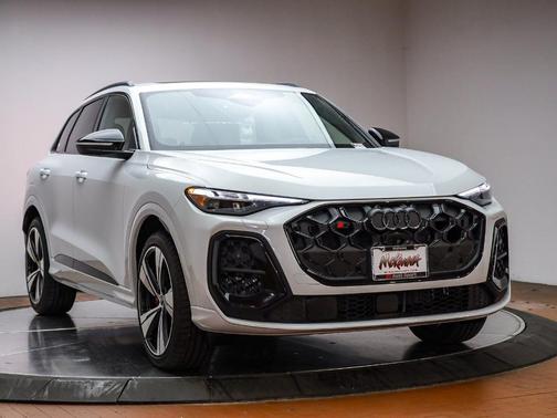 2025 Audi SQ5 3.0T quattro Premium