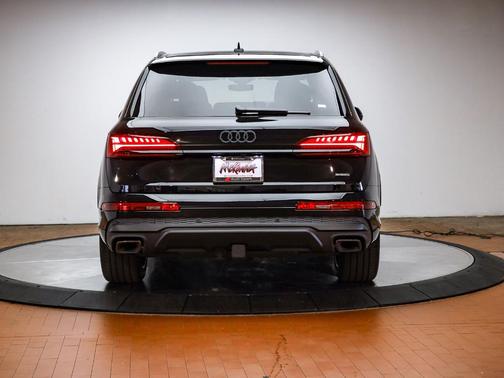 Black 2026 Audi Q7 55 Premium Plus