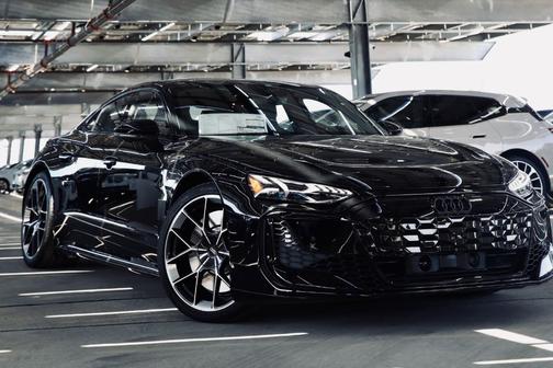 2026 Audi RS e-tron GT Base