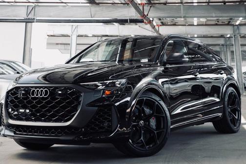 Mythos Black Metallic 2025 Audi RS Q8 4.0T quattro SUV