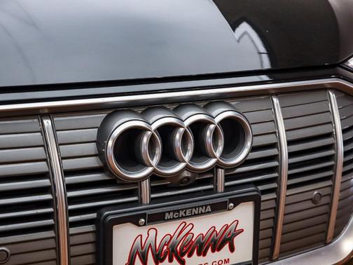 2021 Audi e-tron Premium Plus