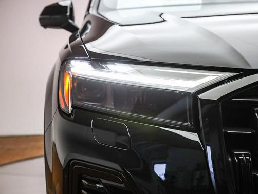 2026 Audi Q7 45 Premium Plus
