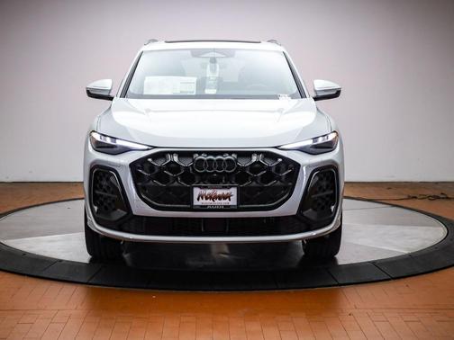 Glacier White 2026 Audi Q5 PLUS