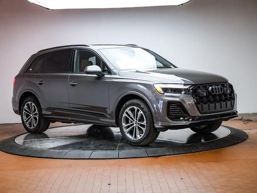2026 Audi Q7 45 Premium Plus