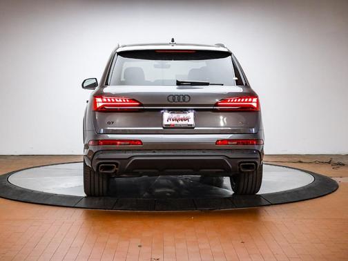 2026 Audi Q7 45 Premium Plus