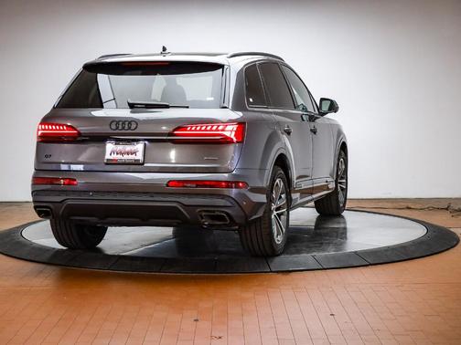 2026 Audi Q7 45 Premium Plus