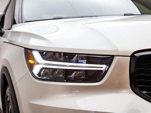 2020 Volvo XC40 T5 R-Design