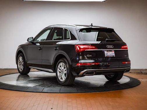2023 Audi Q5 45 S line quattro Premium