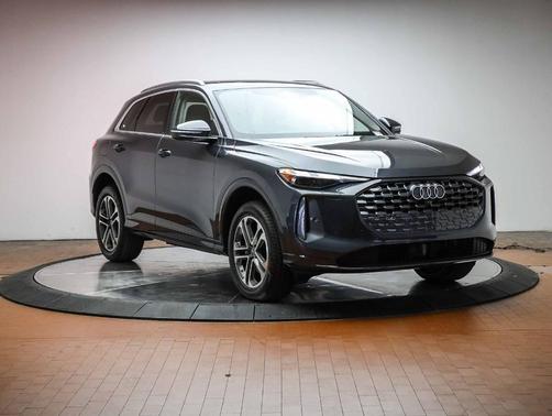 Tambora Gray Metallic 2025 Audi Q5 2.0T quattro Premium